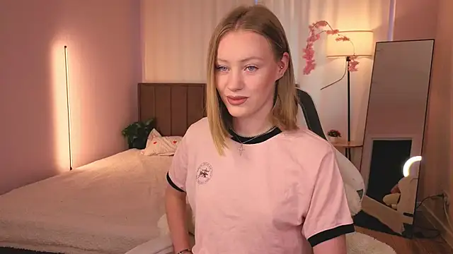 EvaHamilton online show from July 2026 11:40:01 PM