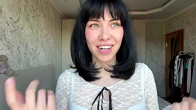 LuisaAlconcel online show from April 2026 01:38:02 PM