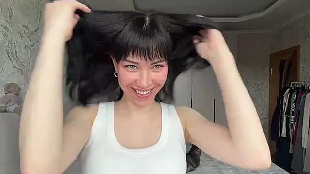 LuisaAlconcel online show from May 2026 01:38:01 PM