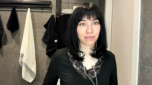 LuisaAlconcel online show from May 2026 10:34:02 AM