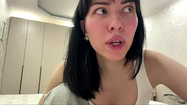 LuisaAlconcel online show from May 2026 06:07:02 PM