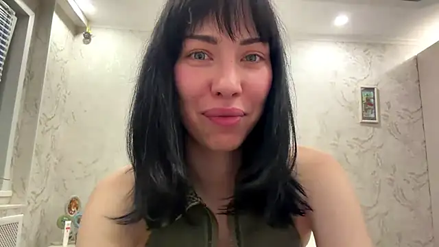 LuisaAlconcel online show from May 2026 06:03:01 PM