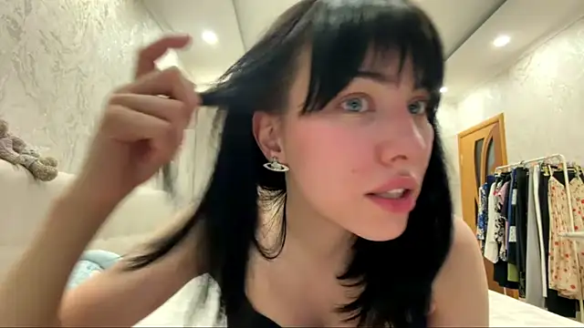 LuisaAlconcel online show from May 2026 06:02:02 PM
