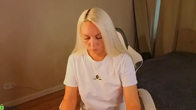 Snapshot of April_Nelson chatting on June 2026 12:24:02 AM April Nelson online show from June 2026 12:24:02 AM