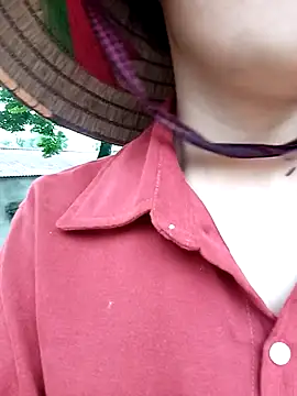 LucyBri01 online show from April 2026 12:53:01 AM
