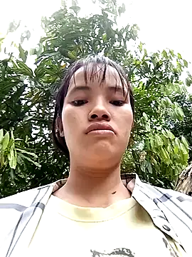 LucyBri01 online show from May 2026 01:43:01 AM