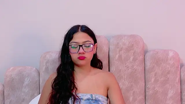 Emma-Rosse- online show from May 2026 02:04:01 PM