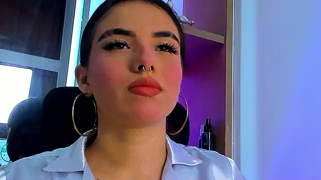 Snapshot of isabella_hv chatting on June 2026 06:46:02 PM isabella hv online show from June 2026 06:46:02 PM