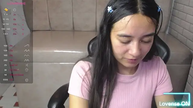Little Samy v online show from May 2026 07:45:02 PM