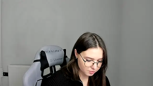 Regina cute  online show from April 2026 06:49:01 AM