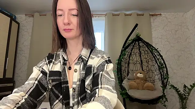 MariaSpadoni online show from April 2026 04:01:01 PM