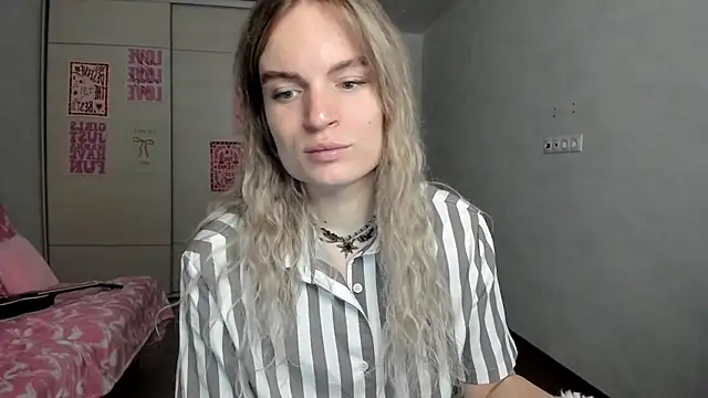 milliKira006 online show from May 2026 04:50:01 AM