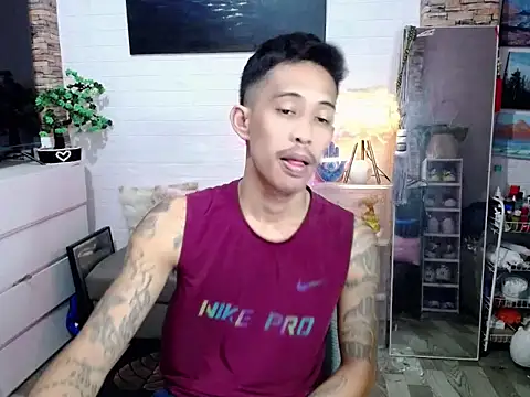 marlonmoreno01 online show from April 2026 11:24:01 AM