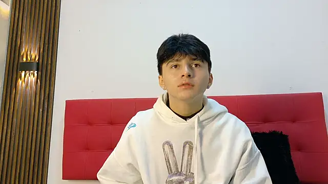 LunayDream online show from April 2026 11:19:02 AM