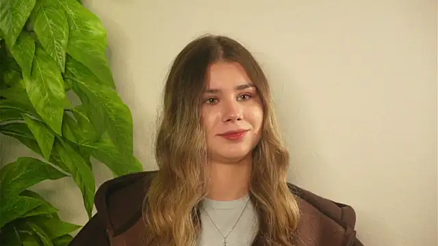 RosyWahpekeche online show from April 2026 05:04:02 PM