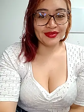 Snapshot of Amaranta-Luque chatting on May 2026 07:19:01 PM Amaranta-Luque online show from May 2026 07:19:01 PM
