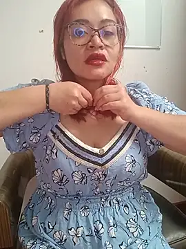 Snapshot of Amaranta-Luque chatting on May 2026 07:23:02 PM Amaranta-Luque online show from May 2026 07:23:02 PM