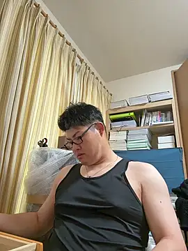 Snapshot of shun_201 chatting on June 2026 05:43:01 AM shun 201 online show from June 2026 05:43:01 AM