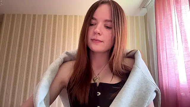 Snapshot of FransiscaLauderback chatting on April 2026 08:39:01 AM FransiscaLauderback online show from April 2026 08:39:01 AM