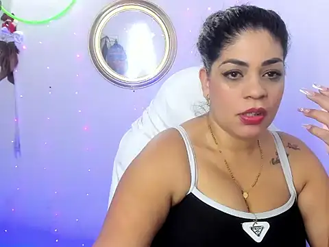 Mavlatin22 online show from June 2026 02:33:01 AM