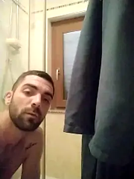 Snapshot of alieno_napoletano chatting on May 2026 03:42:01 PM alieno napoletano online show from May 2026 03:42:01 PM