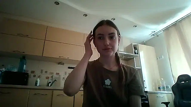 Lisanta online show from May 2026 12:12:01 PM