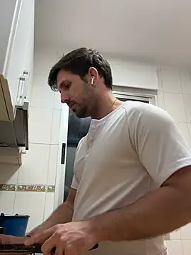 MathiasBellucci online show from April 2026 09:06:01 PM