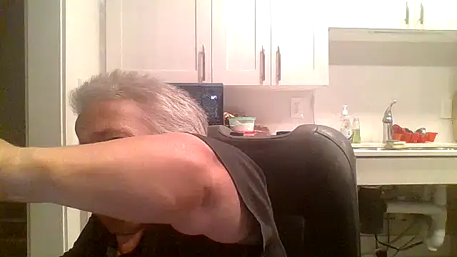 Snapshot of smokinhotshorty chatting on August 2026 10:30:01 PM smokinhotshorty online show from August 2026 10:30:01 PM