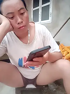 Snapshot of phuongtrinh1 chatting on July 2026 11:17:02 AM phuongtrinh1 online show from July 2026 11:17:02 AM