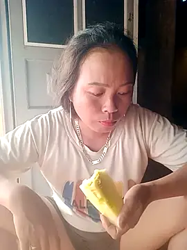 Snapshot of phuongtrinh1 chatting on July 2026 09:18:01 AM phuongtrinh1 online show from July 2026 09:18:01 AM