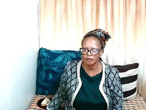 Snapshot of Ebony_Bloom69 chatting on June 2026 04:37:02 AM Ebony Bloom69 online show from June 2026 04:37:02 AM