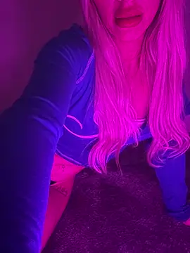 Hisnaughtylilthing online show from April 2026 06:09:01 PM