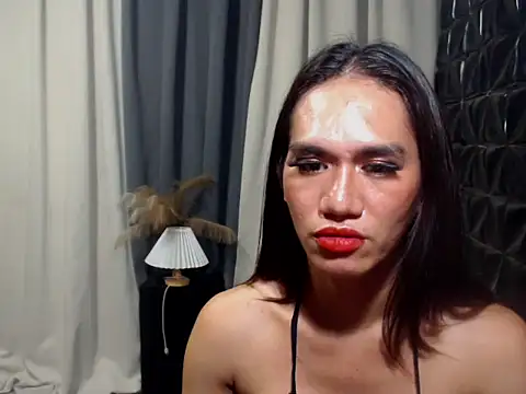 Snapshot of Queen_Haliyah chatting on May 2026 11:23:04 PM Queen Haliyah online show from May 2026 11:23:04 PM