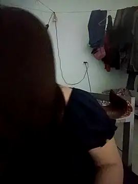 Truxcy1 online show from April 2026 08:17:02 AM