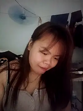 Truxcy1 online show from April 2026 08:22:02 PM