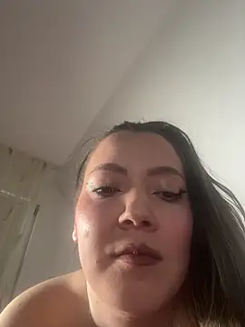 AlyraMoon online show from April 2026 08:39:01 AM