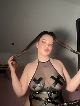 AlyraMoon online show from April 2026 01:35:02 PM