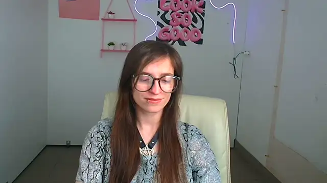 Luna Tantra online show from June 2026 10:35:01 PM