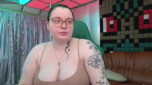 CatherineClaire online show from May 2026 11:06:01 AM