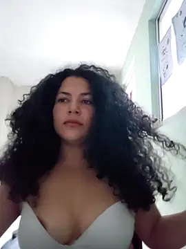 paulina aura online show from April 2026 09:17:02 PM