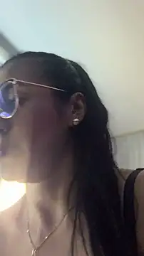 Laia Hills online show from May 2026 02:12:01 PM