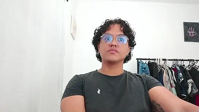 Donatello versus online show from April 2026 01:08:01 AM