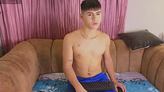 Snapshot of josethariaz25 chatting on May 2026 10:33:02 AM josethariaz25 online show from May 2026 10:33:02 AM
