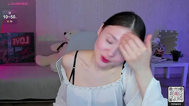 LinnLove online show from May 2026 08:41:02 AM