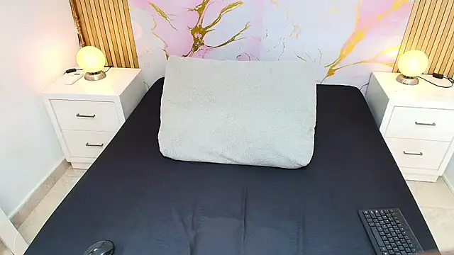 PaulineKosh online show from June 2026 03:28:01 PM