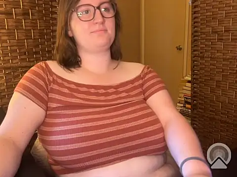 lucy-comes-true online show from May 2026 02:24:02 PM