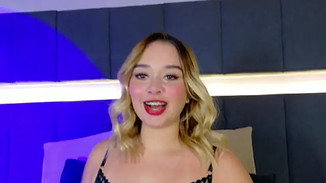 Snapshot of Sofia_pamela_ chatting on May 2026 08:15:01 PM Sofia pamela online show from May 2026 08:15:01 PM