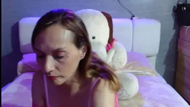 italagomez1 online show from April 2026 07:11:01 PM