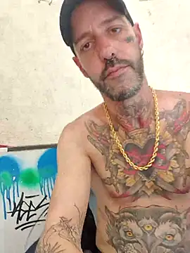 Snapshot of DuroHustler chatting on July 2026 01:02:02 PM DuroHustler online show from July 2026 01:02:02 PM