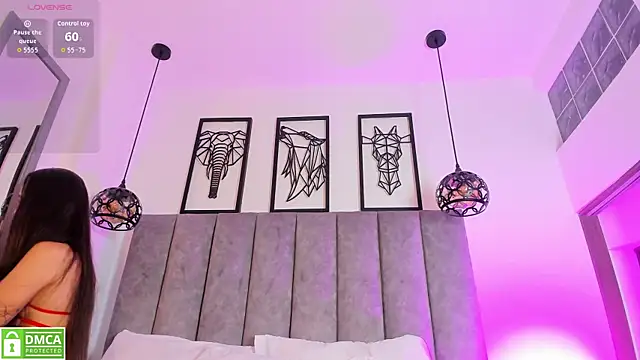 Vanne Queen  online show from April 2026 11:34:01 AM